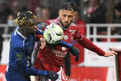 书生谈球, 万欧元, 是重要武器